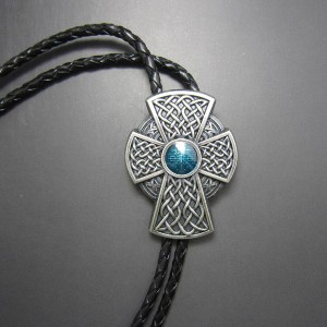 Celtic Cross Knot Pattern Bolo